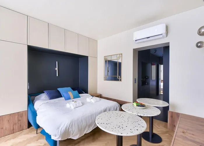 Beautiful 1br With Ac Appartement Parijs
