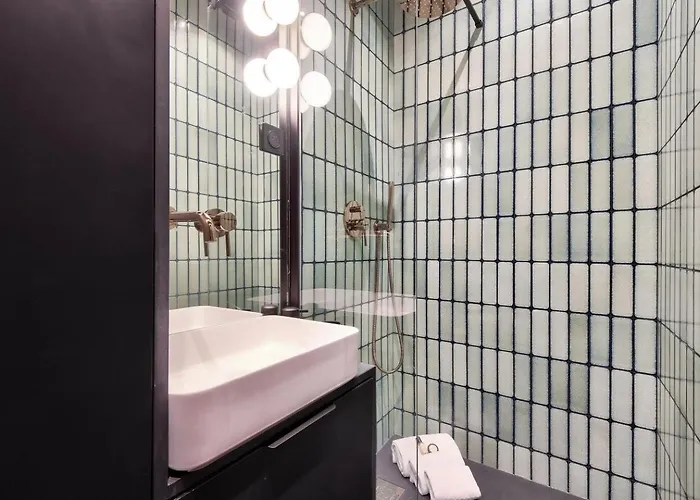 아파트 Beautiful 1br With Ac 파리